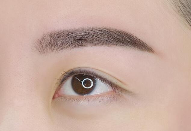 霧眉做完為什么發(fā)紅？南寧專業(yè)紋繡學(xué)校給你解釋