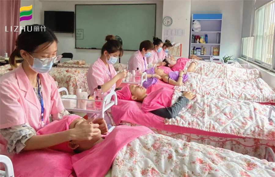 手法按摩操作方法，廣西美容護膚培訓(xùn)分享