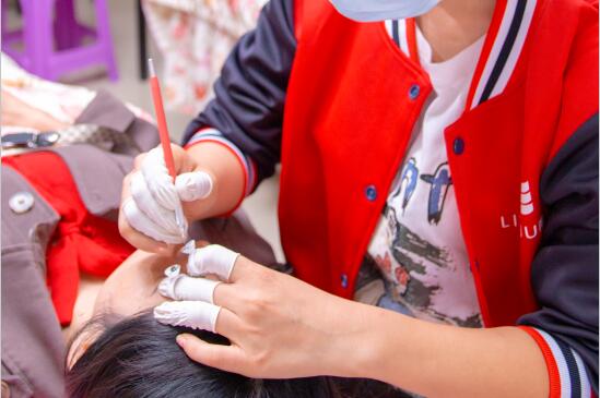 如何選擇紋繡色乳？南寧紋繡培訓(xùn)學(xué)校手把手教你