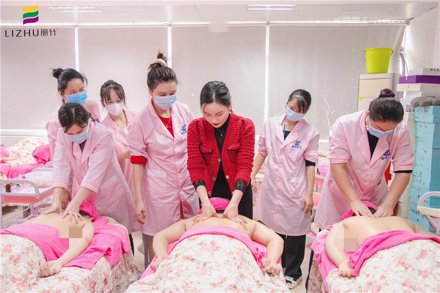 背部疏通的好處，廣西美容養(yǎng)生培學(xué)校告訴你