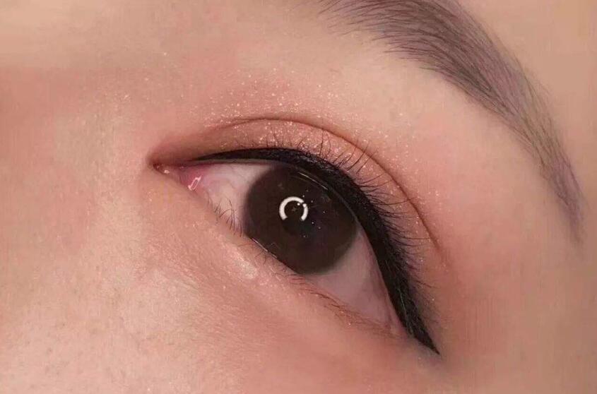 美瞳線多久會(huì)反色？廣西紋繡培訓(xùn)學(xué)校幫你分析