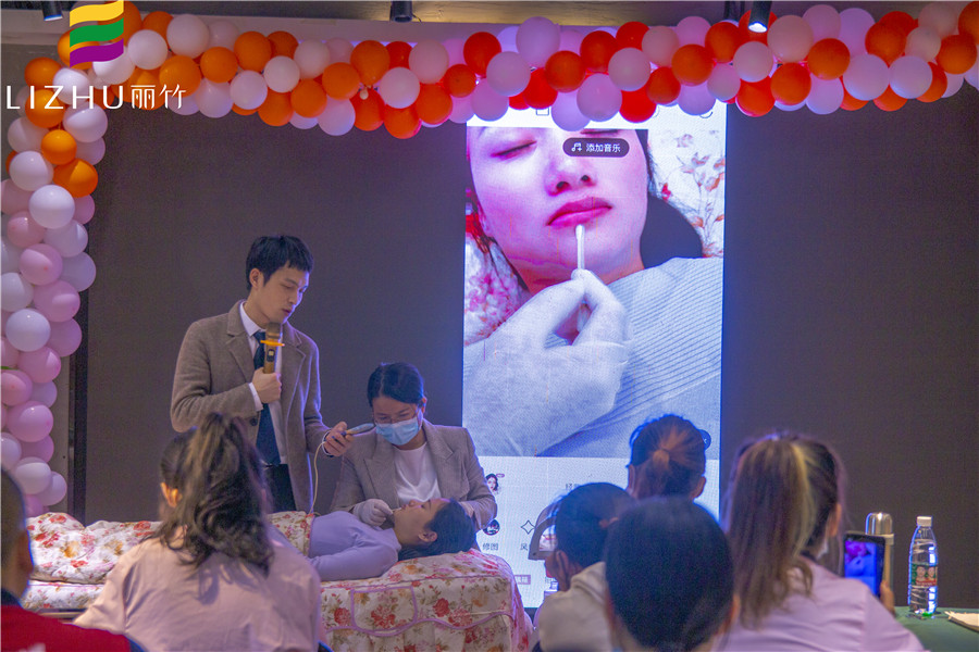 南寧正規(guī)紋繡培訓(xùn)：學(xué)習(xí)+美食兩不誤