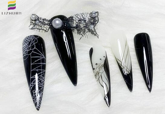 黑色蕾絲美甲，廣西美甲師培訓(xùn)班學(xué)員作品