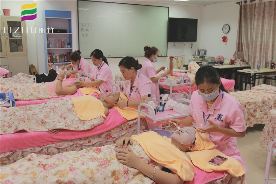 廣西美容護膚資訊：怎樣減少皺紋的生長？