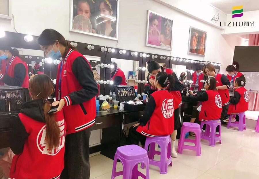 南寧化妝學校怎么招生？來麗竹化妝學?？纯淳椭懒?>
								
								<span id=