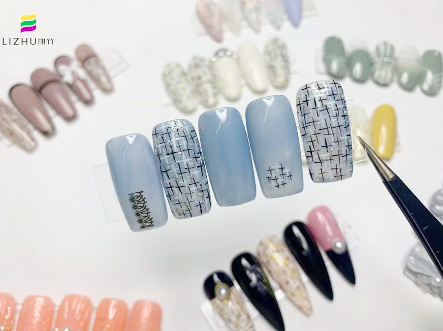 名媛小香風(fēng)美甲，廣西南寧美甲學(xué)校學(xué)員作品