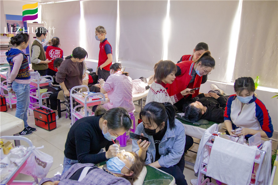 南寧哪里可以學(xué)紋繡？麗竹5月紋繡培訓(xùn)歡迎你