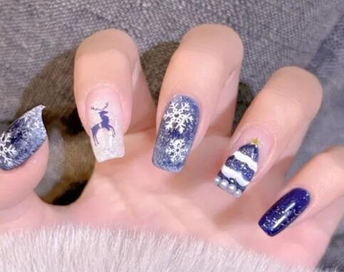 南寧網(wǎng)紅美甲培訓(xùn)：藍(lán)色系新年美甲推薦