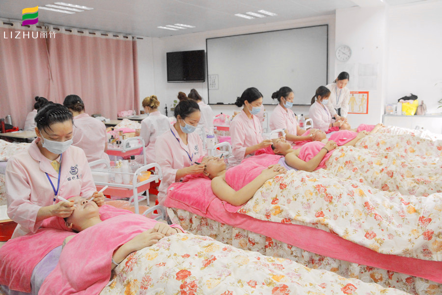 面部撥筋的特色，南寧美容實訓(xùn)項目