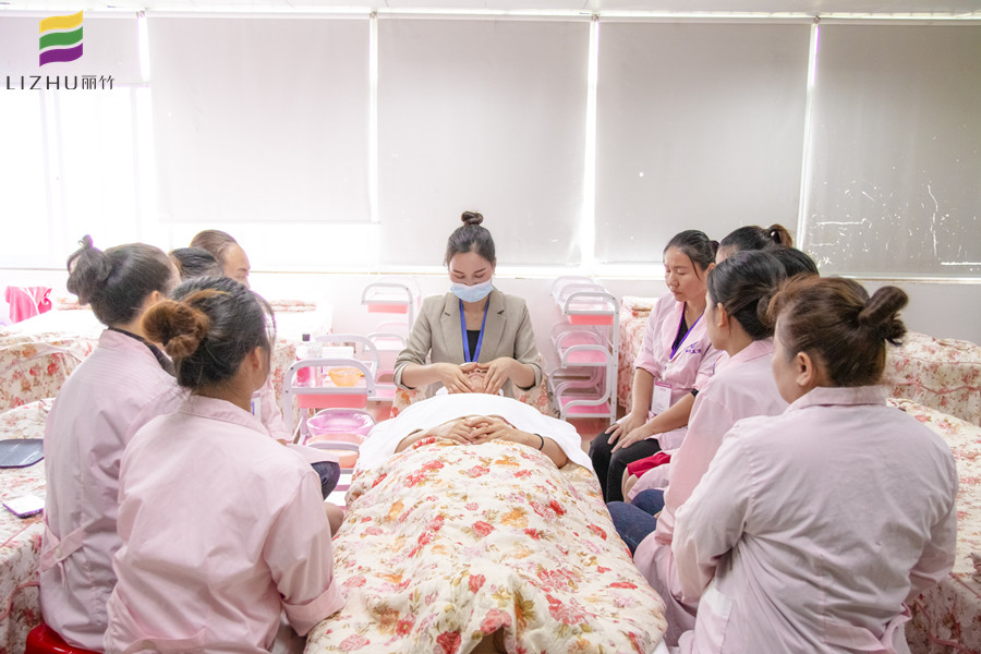 面部按摩基礎手法 | 廣西美容初級課程