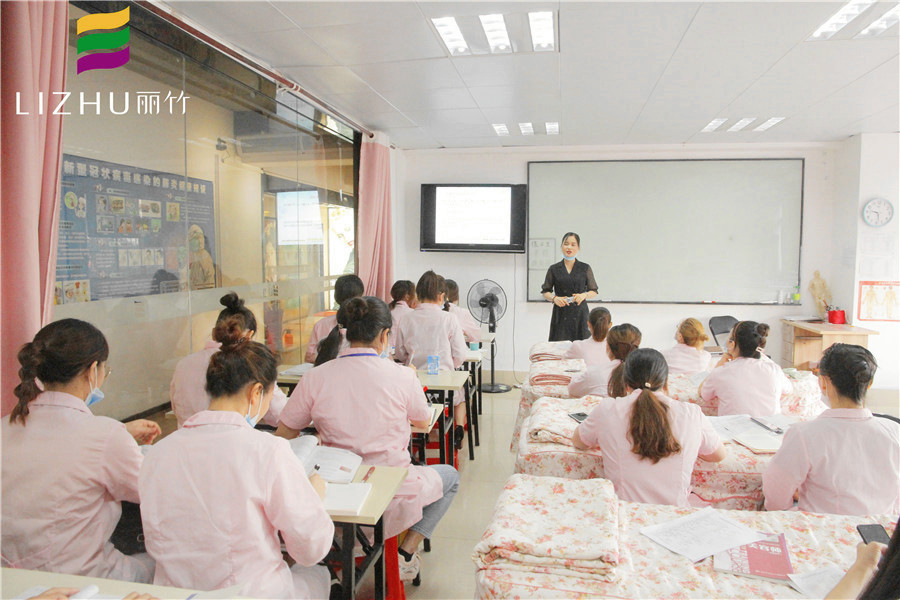 南寧學(xué)習(xí)美容在哪里？麗竹美容培訓(xùn)班火熱招生