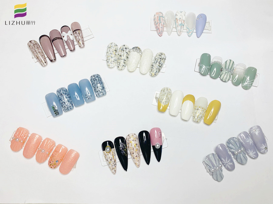 小香風(fēng)格子美甲，滿滿春日氛圍感