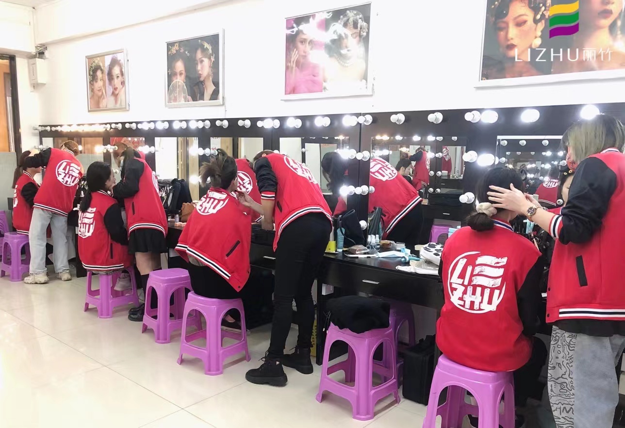 化妝新手畫眉注意事項 | 南寧化妝基礎課程