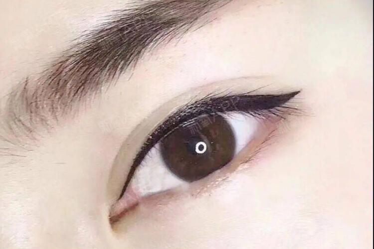 美瞳線技巧，南寧紋繡培訓(xùn)班找到啦