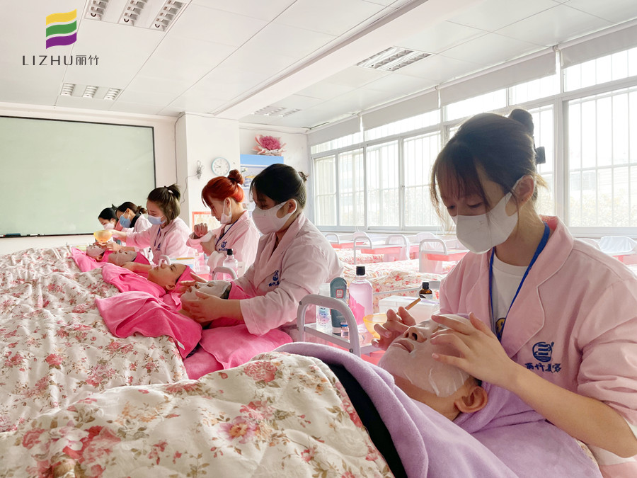  痘痘肌膚護膚“雷區(qū)”，廣西美容護膚貼士