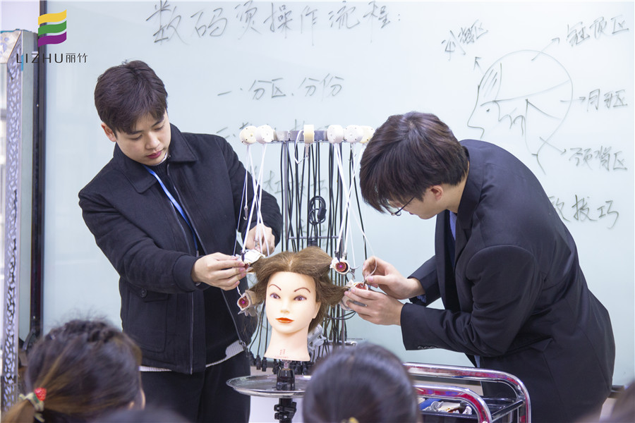 數(shù)碼燙操作流程，學(xué)燙染到麗竹學(xué)校