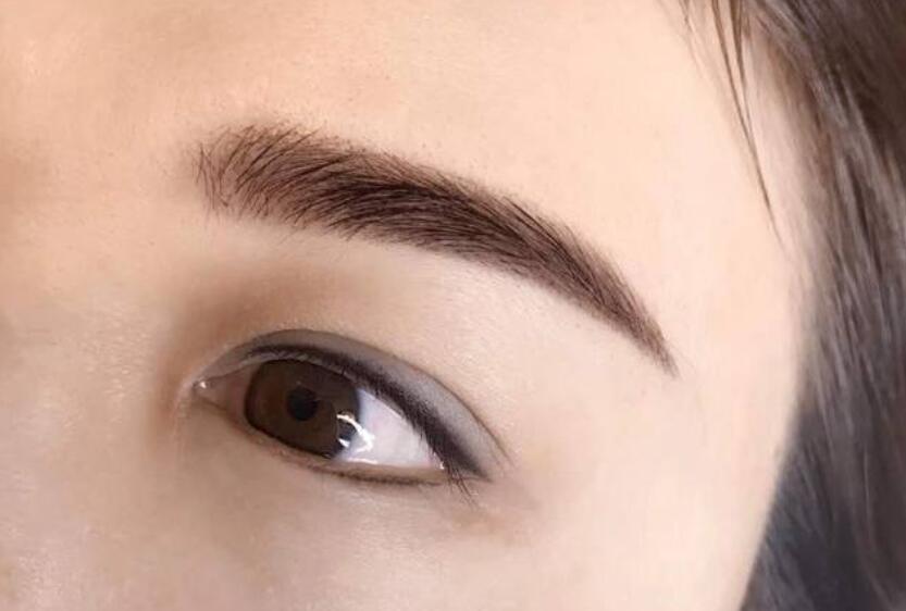 南寧學(xué)紋眉：天氣熱適合做眉毛嗎？