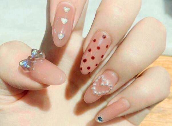 浪漫裸色美甲推薦，廣西美甲網(wǎng)紅分享