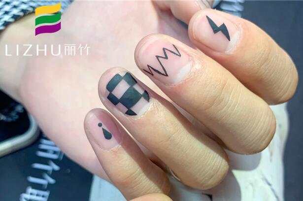 廣西培訓美甲作品：男士黑白美甲