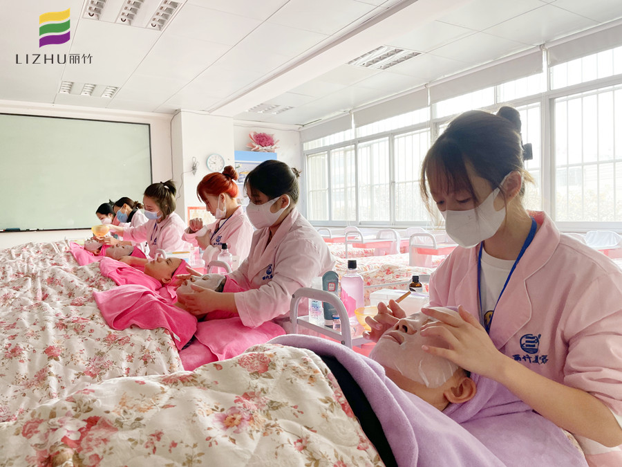 廣西美容面部護理：面部撥筋后要敷面膜嗎？