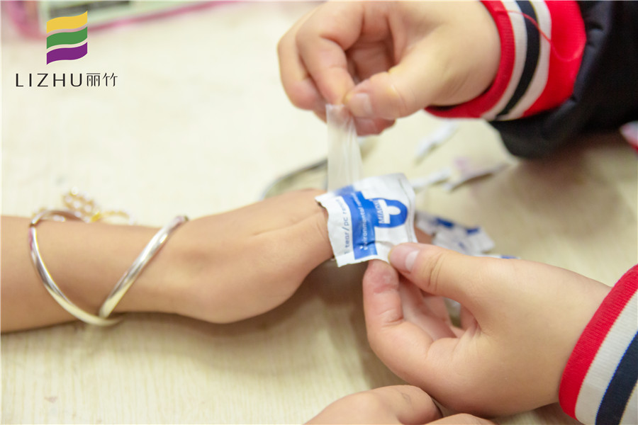 學(xué)美甲理論知識：沒有卸甲水怎么卸指甲油？