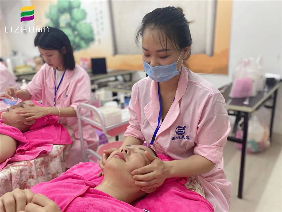 面部皮膚護理要學什么？廣西美容學校十大名校為你介紹