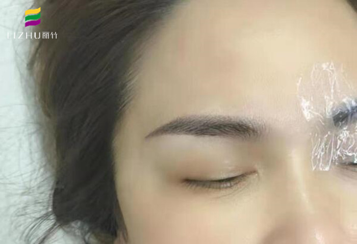 紋眉后如何快速消腫？南寧學(xué)紋繡技術(shù)