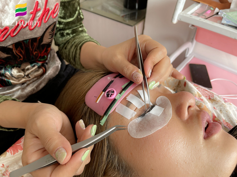 美睫操作手法技巧 | 南寧專業(yè)美睫培訓班