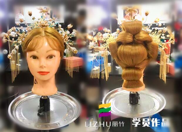 秀禾卷筒造型手法，廣西新娘化妝培訓給你教程