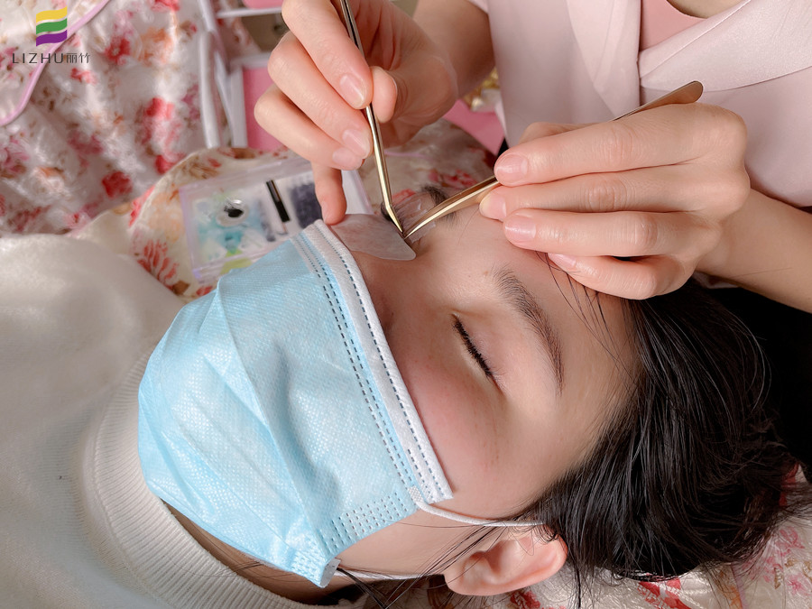 如何選擇合適的美睫款式？廣西紋繡美睫培訓(xùn)有妙招