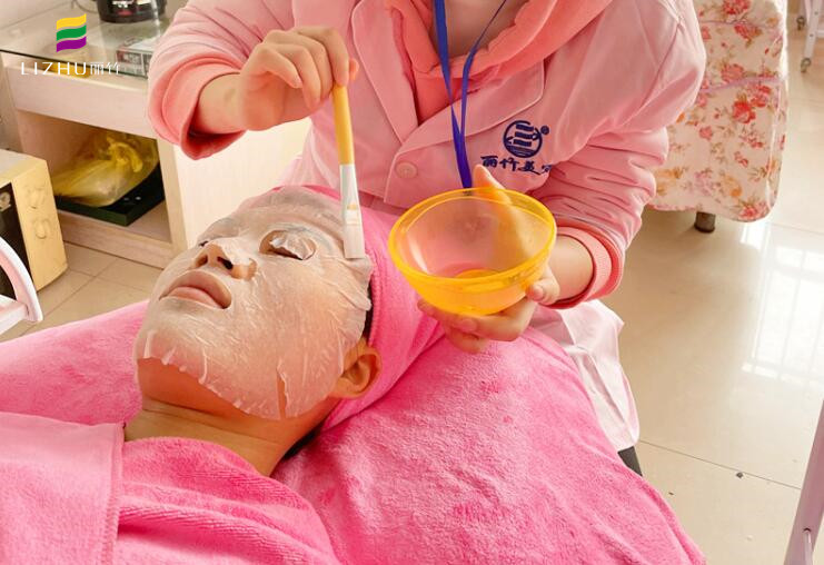 臉部嚴(yán)重缺水怎么快速補(bǔ)水？廣西美容護(hù)膚培訓(xùn)有妙招