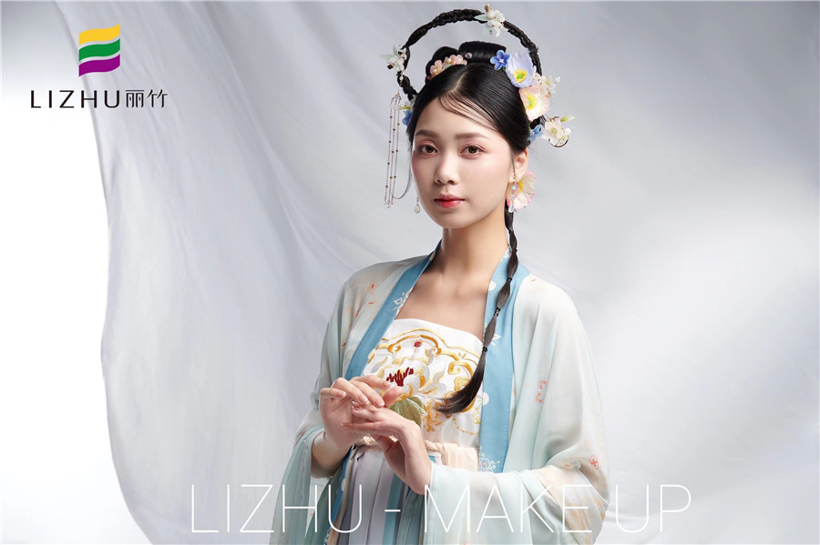 漢服彩妝造型，南寧排名前三化妝學(xué)校作品