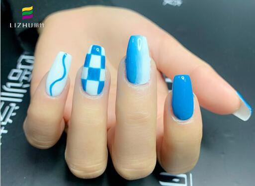 棋盤格美甲，南寧時尚美甲培訓引領復古風