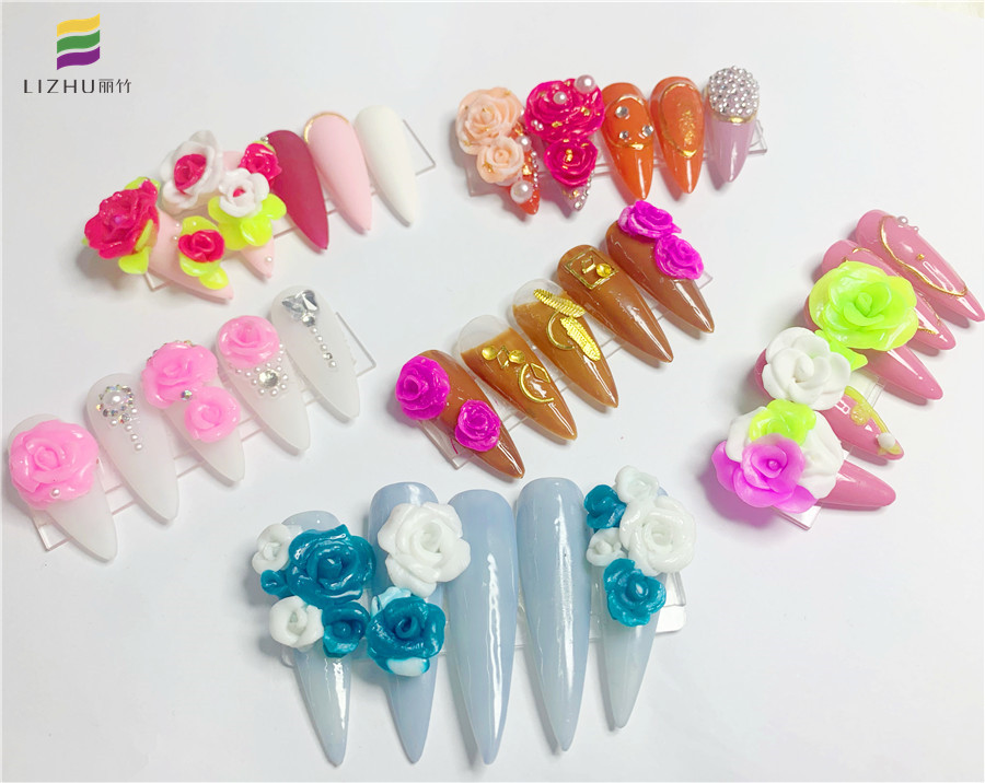 雕花美甲圖片，南寧美甲十大名校學(xué)員作品