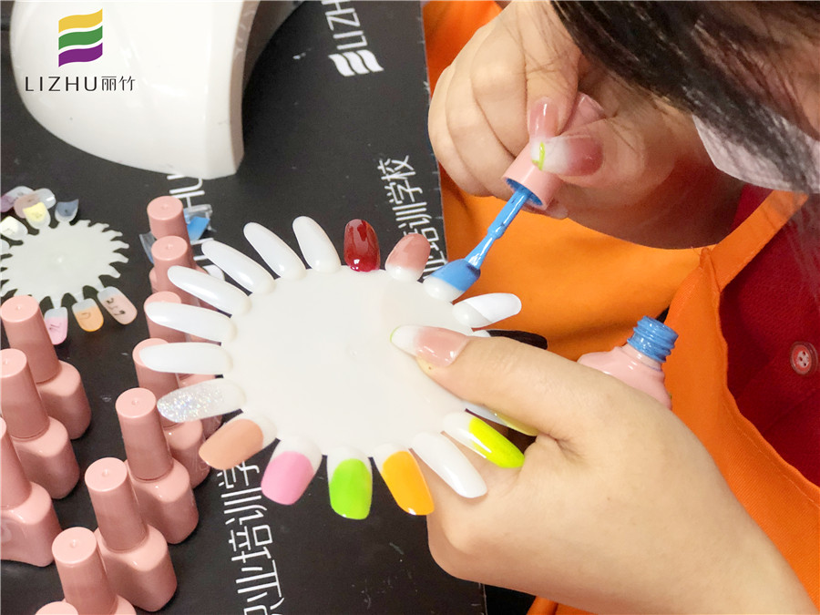 美甲圓盤色卡涂色方法，廣西基礎(chǔ)美甲教程分享