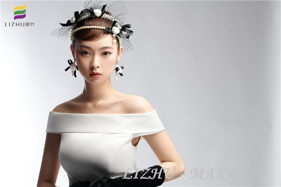 簡(jiǎn)約優(yōu)雅名媛造型