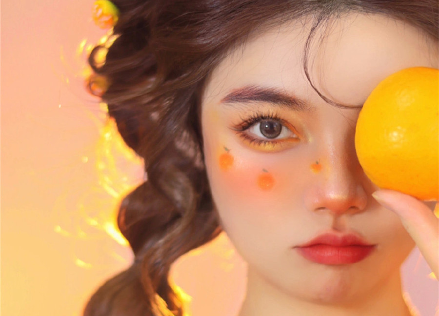 夏日元氣橘彩繪創(chuàng)意妝容，廣西化妝學校排行榜前三名分享