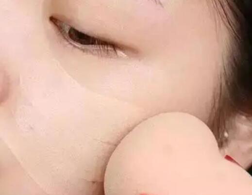 粉底液的正確存方法，南寧彩妝化妝培訓教你