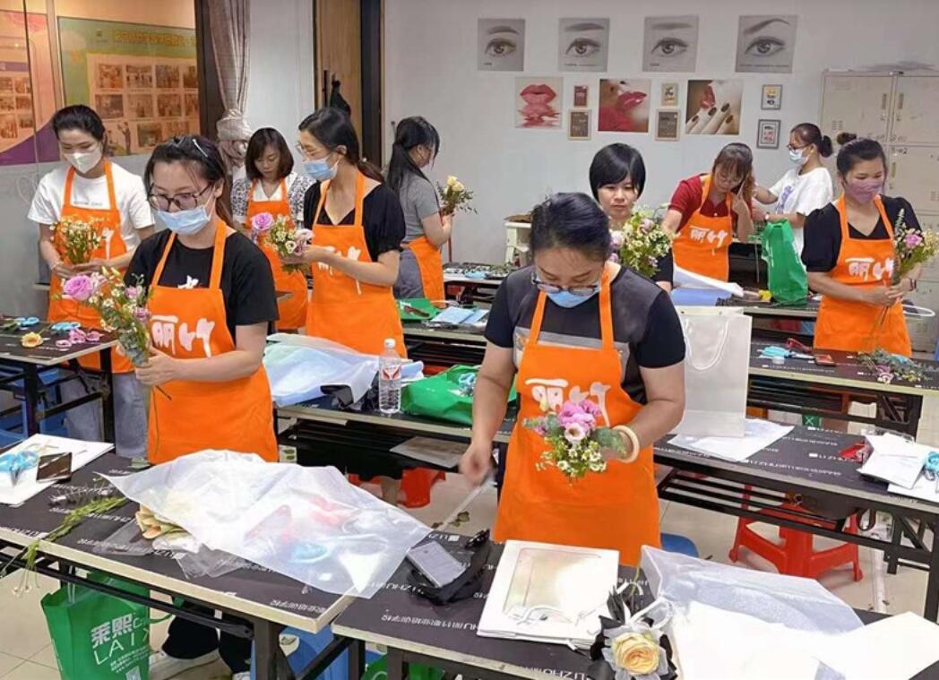 南寧花藝學校開班，浪漫席卷而來