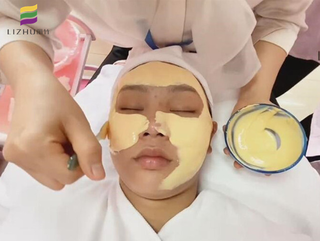 敷軟膜的正確步驟，南寧學(xué)美容洗臉教程