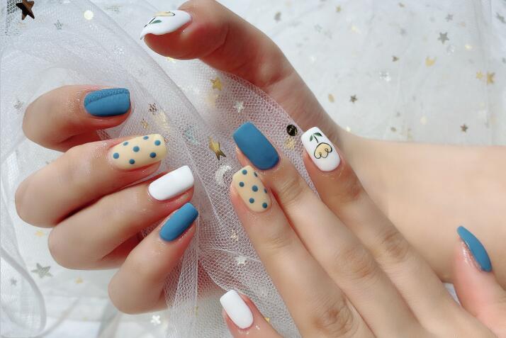 藍色系美甲，廣西美甲培訓(xùn)浪漫分享