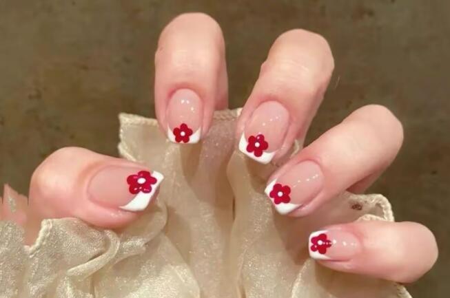 腮紅美甲圖片欣賞，南寧美甲職業(yè)培訓(xùn)學(xué)校推薦