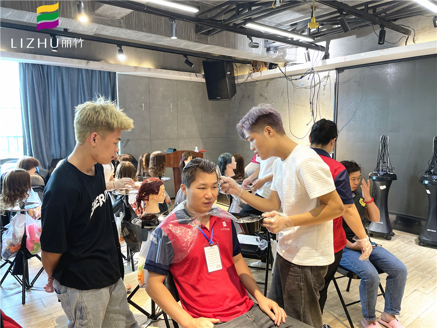 美發(fā)新手燙染技巧，廣西燙染培訓(xùn)課程