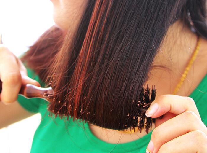 滾梳怎樣挑選？廣西美發(fā)學校專業(yè)講解