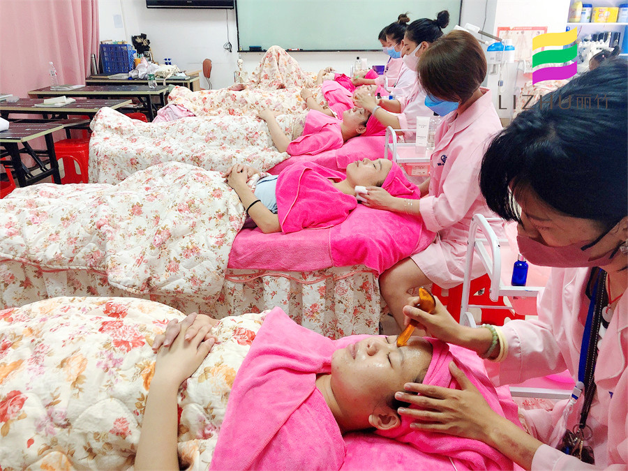 南寧學(xué)美容美體：你為什要進(jìn)行額頭撥筋？