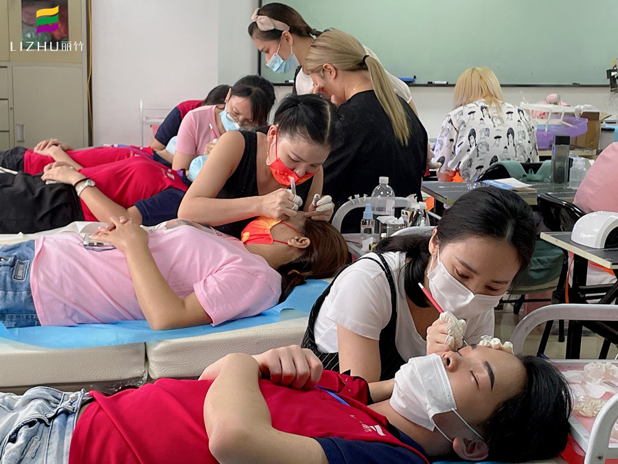 被舒緩膏灼傷處理的方法，廣西紋繡正規(guī)學(xué)校分享建議