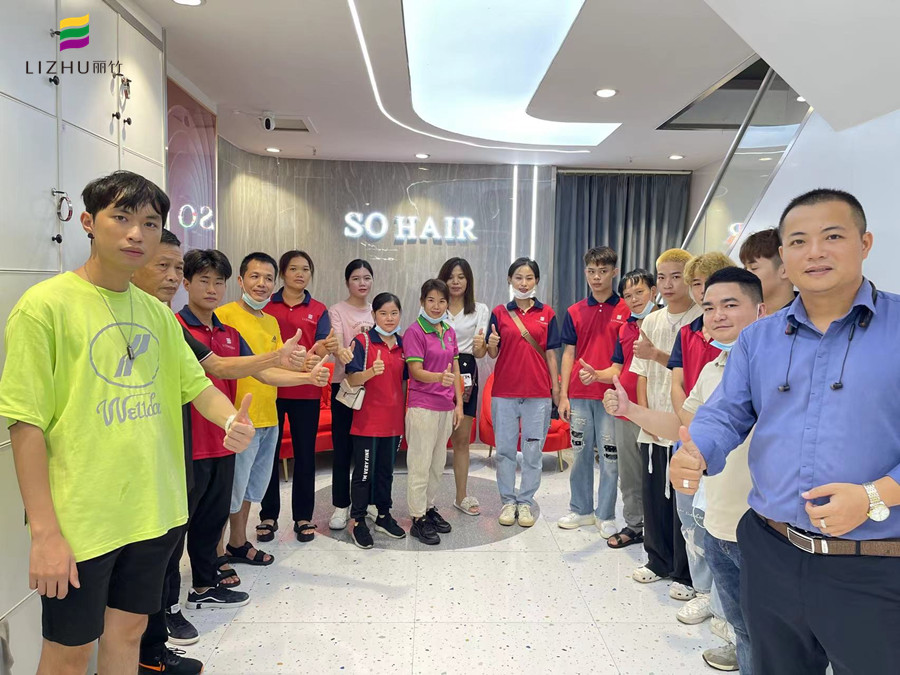 南寧美發(fā)培訓(xùn)專(zhuān)業(yè)學(xué)校組織學(xué)員到店觀(guān)摩