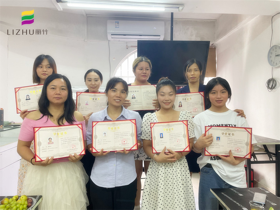 南寧紋繡培訓(xùn)班座談會(huì)，學(xué)員們滿載而歸