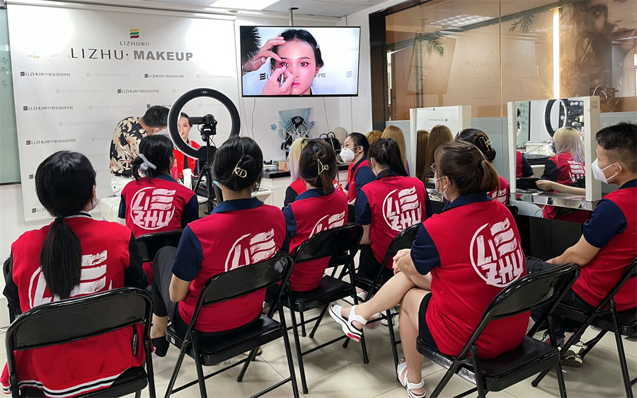 國風(fēng)妝容造型課堂 ，都是復(fù)古回憶的味道