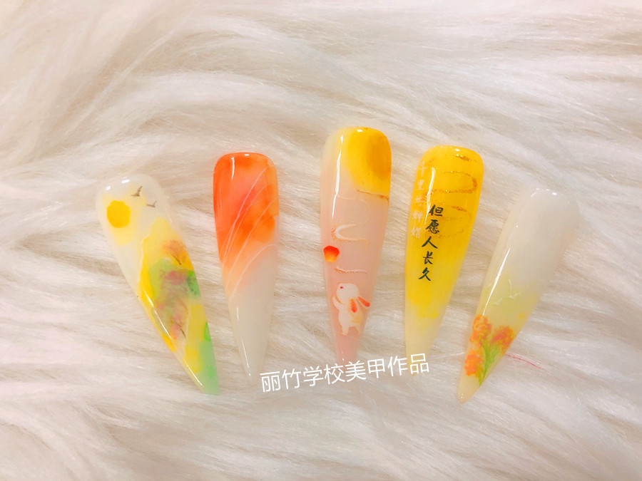 美甲的甲面不亮？南寧麗竹美甲學(xué)校教你處理